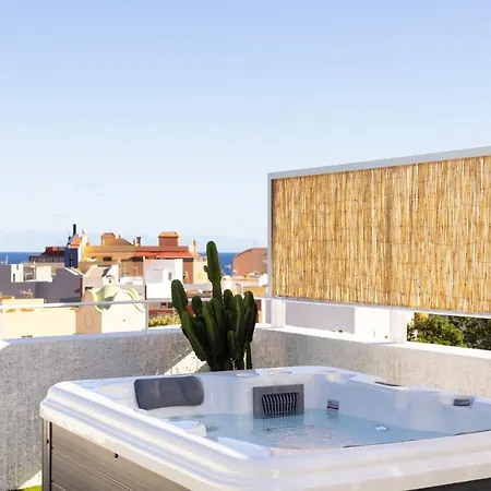 Penthouse Suites 3b With Jacuzzi