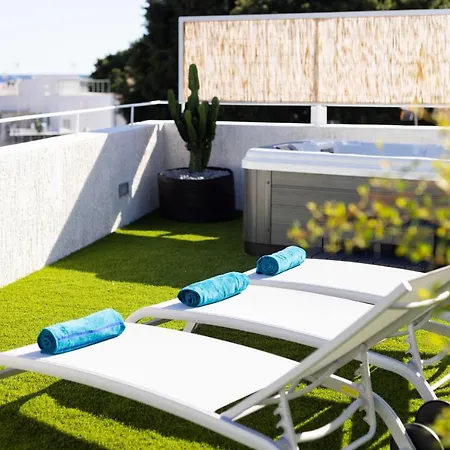 Penthouse Suites 3b With Jacuzzi Apartmán
